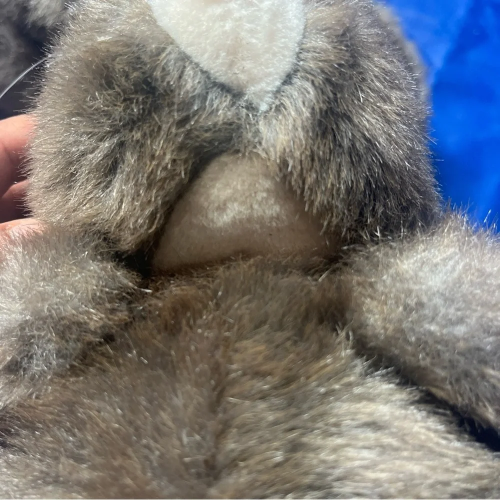 Peter Rabbit gray Slippers - Picture 4 of 13